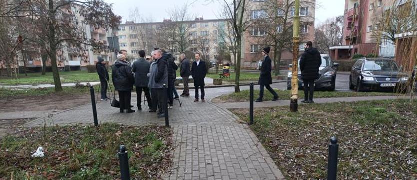 Przy ul. Szafera. Mieszkańcy wciąż czekają na drogę pożarową