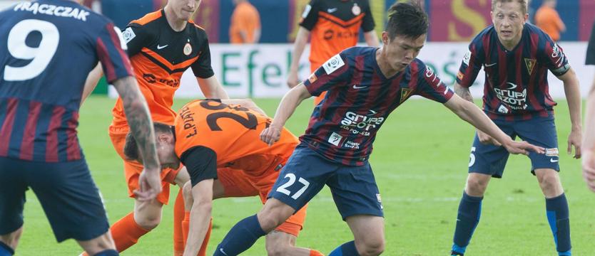 Piłka nożna. Akahoshi strzela i wraca do formy