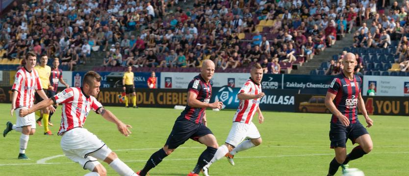 Piłka nożna. Najniższa frekwencja od pięciu sezonów