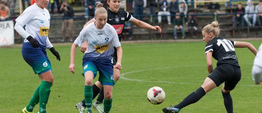 Piłka nożna. Olimpia nie dała rady mistrzyniom