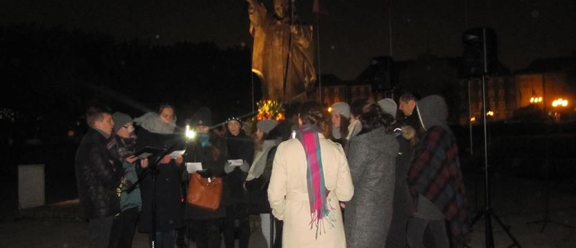 Młodzież uczciła pontyfikat