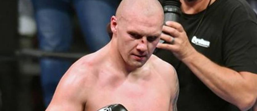 Boks. Główka w Policach