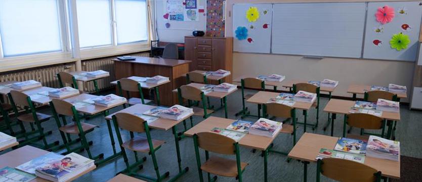 Na pomoce, komputery, narzędzia do terapii