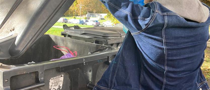 Policcy radni zdecydowali. Więcej za odbiór śmieci