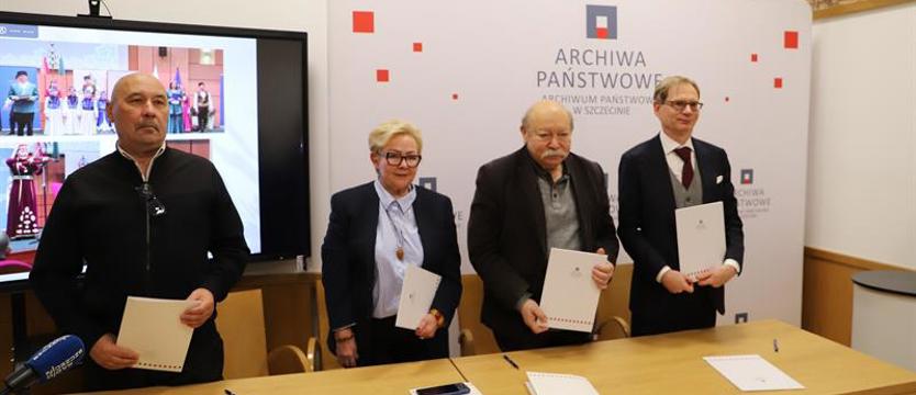 Tatarzy polscy przekazali swoje pamiątki archiwum w Szczecinie