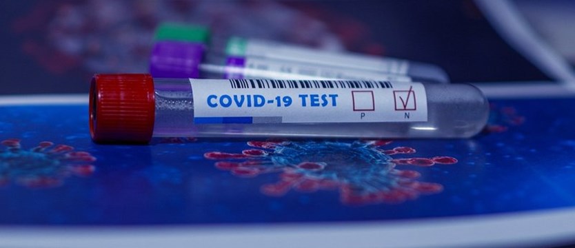 Izrael: Skuteczność szczepionki w zapobieganiu ciężkiemu przebiegowi Covid-19 spadła do 80 proc.