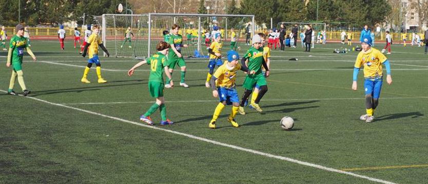 Rodzice młodych piłkarzy: czas porozmawiać. Dlaczego tak drogo za treningi?