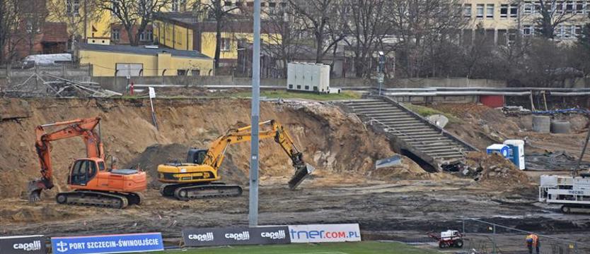 Piłka nożna. Fundamenty na „niskiej" trybunie na Twardowskiego