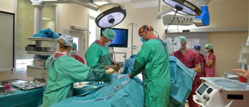 Zbiórka na specjalistyczny sprzęt dla małych pacjentów. Żeby nie bolało