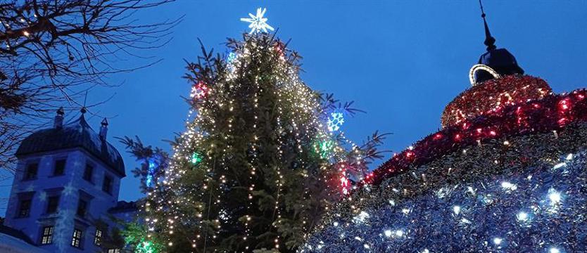 Zamek Książąt Pomorskich świątecznie rozświetlony