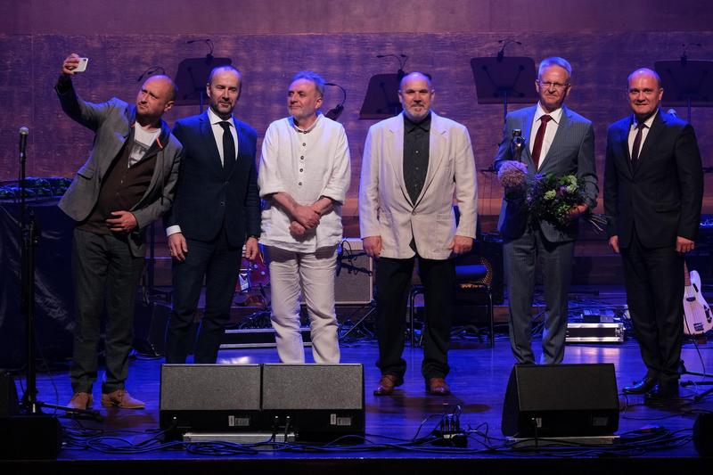 Nagrody artystyczne przyznane. 90 tysięcy złotych dla ludzi kultury - Vimarsana News