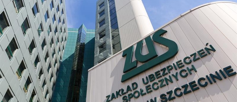 Najwyższa emerytura w Polsce wynosi 48,7 tys. zł; najniższa - 2 grosze