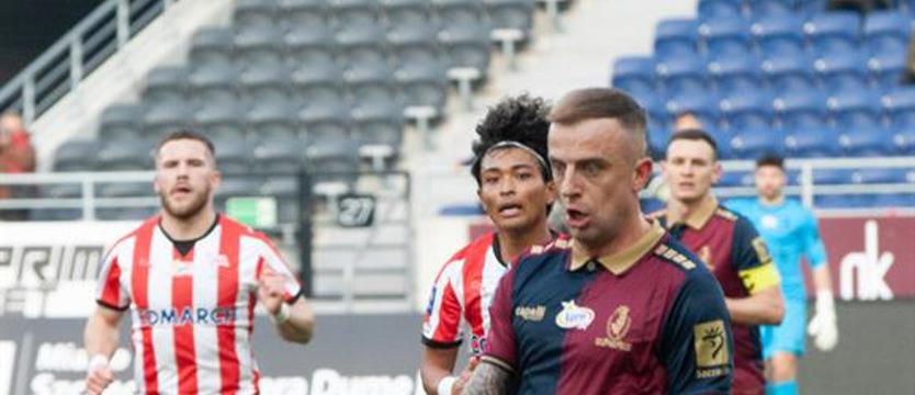 Piłka nożna. Pogoń na piątkę!