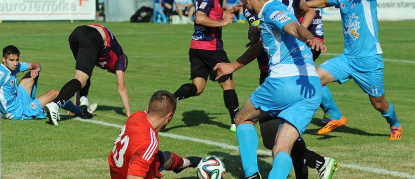 Piłka nożna. Błękitni wygrali z Kotwicą (GALERIA)