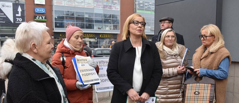 Zbiórka podpisów pod projektem obywatelskim w Stargardzie. Głosy poparcia dla in vitro