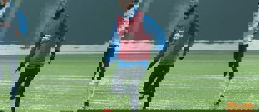 Piłka nożna. Peda grał 45 minut