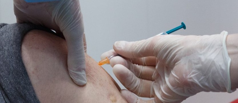 Szef KPRM: w Polsce wykonano ponad 18 mln szczepień przeciw COVID-19