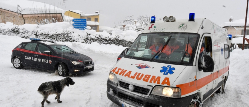 Dziesiątki zabitych w hotelu zasypanym przez lawinę
