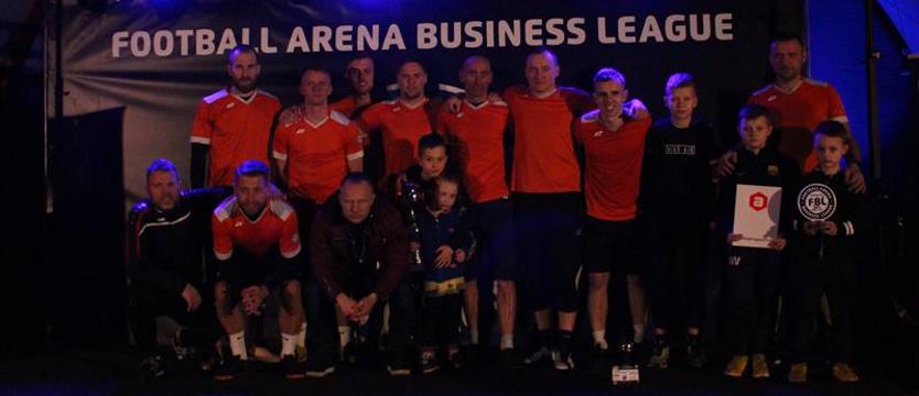 Piłka nożna. Stalbest obronił tytuł