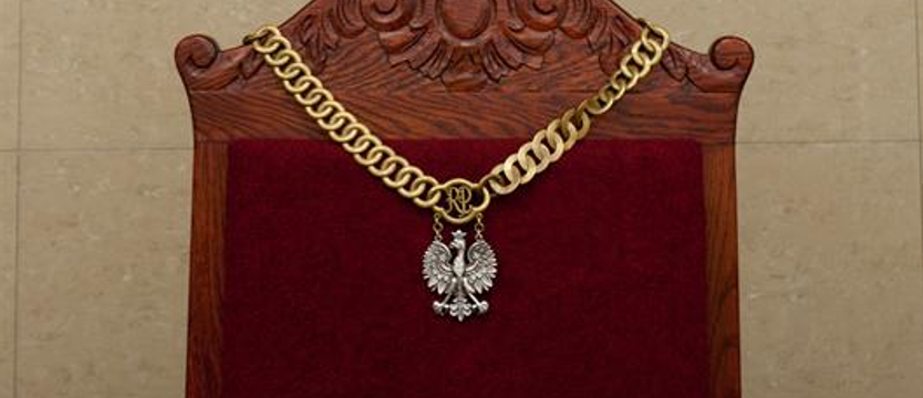 Spalił krzyże przy kościele