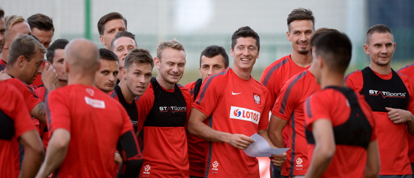 Piłka nożna. Reprezentacja już trenuje (FILM)