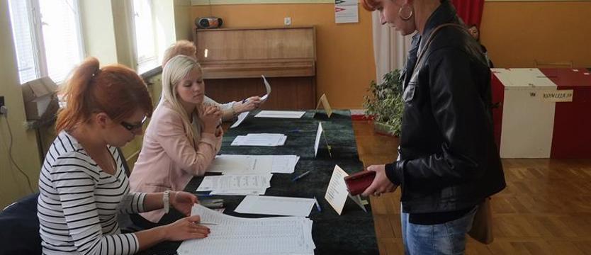 Trwa liczenie. Frekwencja jakieś 7 procent