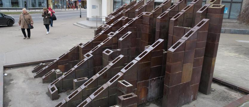 Krocie w „Labirynt" wody