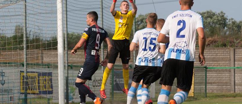 Piłka nożna. Świt zaprasza do I klasy LO