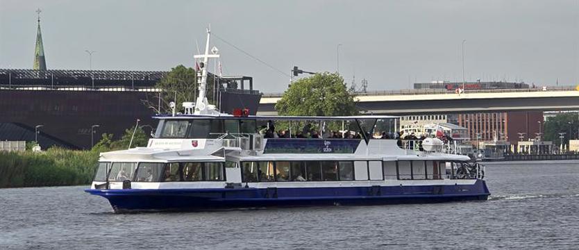 Tramwajem wodnym popłyniemy dalej