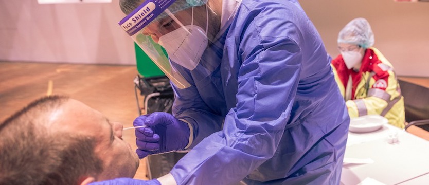 Ministerstwo Zdrowia: 114 nowych zakażeń koronawirusem.  W naszym regionie 3