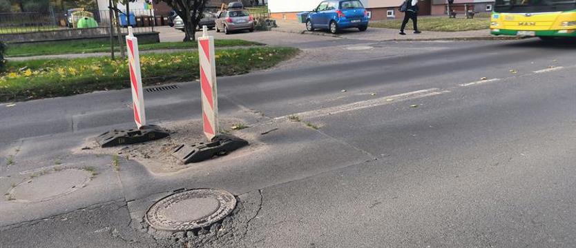Naprawiają Wojska Polskiego w Policach. Znikną słupki?
