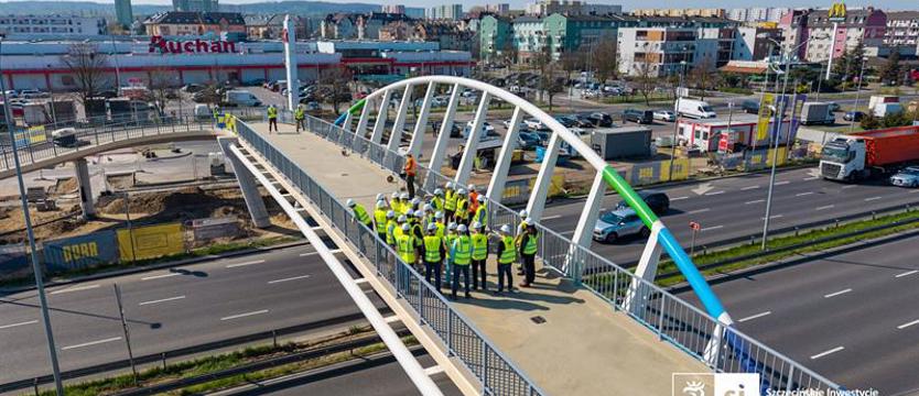 Testowali nową kładkę nad ulicą Struga