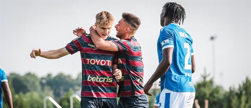 Piłka nożna. Pierwsza wygrana Pogoni w Opalenicy