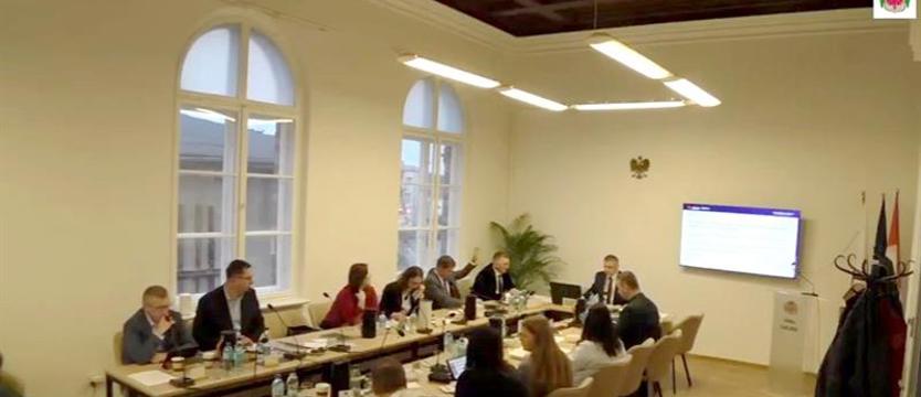 Mało pracy, dużo pieniędzy. Gmina Barlinek to kraina miodem i mlekiem płynąca?