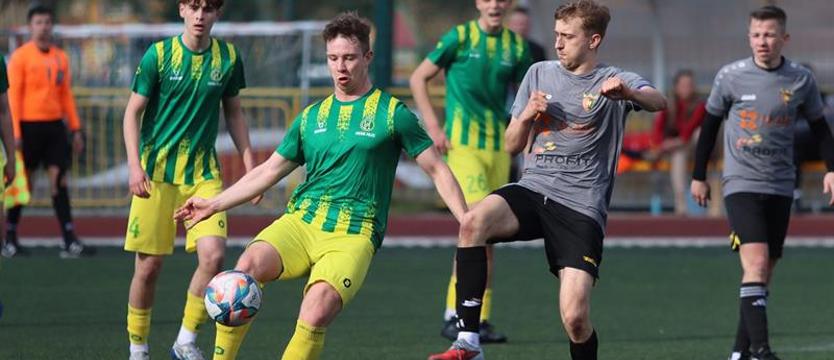 Piłka nożna. Udany rewanż Chemika, wygrana Świtu, remis lidera