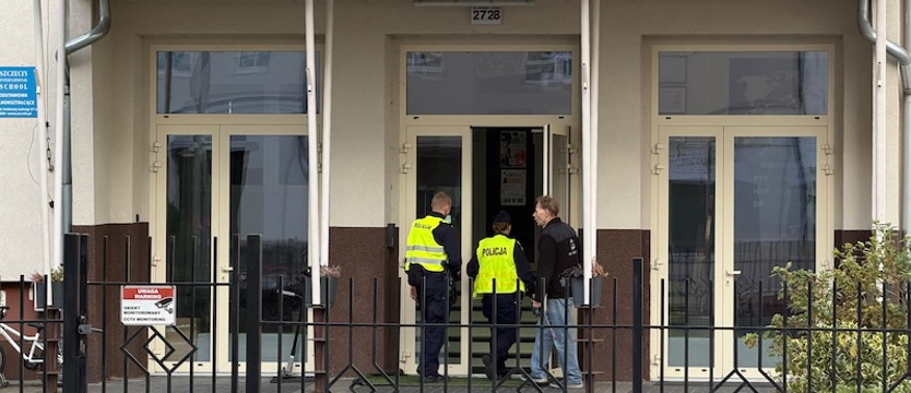 Policja patroluje szkoły, prezydent apeluje do rodziców