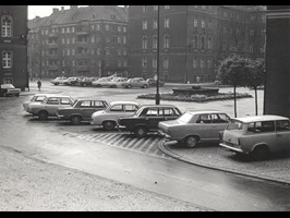 Trabant, Wołga i Fiat 127p. Parkingi w czasach PRL