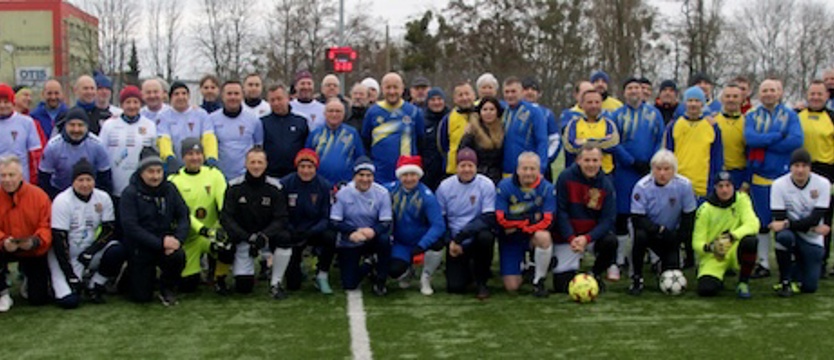 Piłka nożna. W noworocznym meczu portowcy pokonali stoczniowców