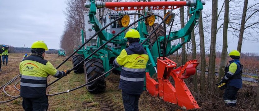 Pierwsza w Polsce maszyna do kablowania sieci energetycznych przyspieszy inwestycje PGE