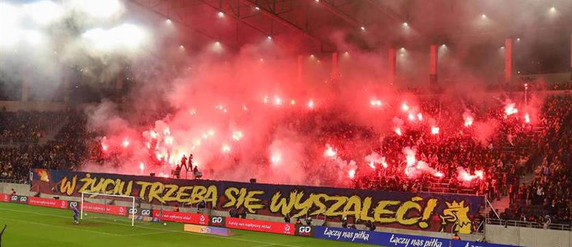 Piłka nożna. Kapitan schodzi ostatni...