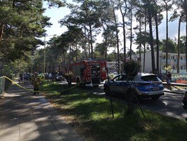 Pożar na campingu w Pogorzelicy. Na szczęście butle gazowe nie wybuchły
