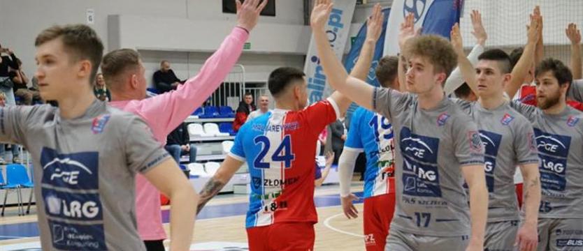 Piłka ręczna. Osłabieni gryfinianie przegrali z liderem