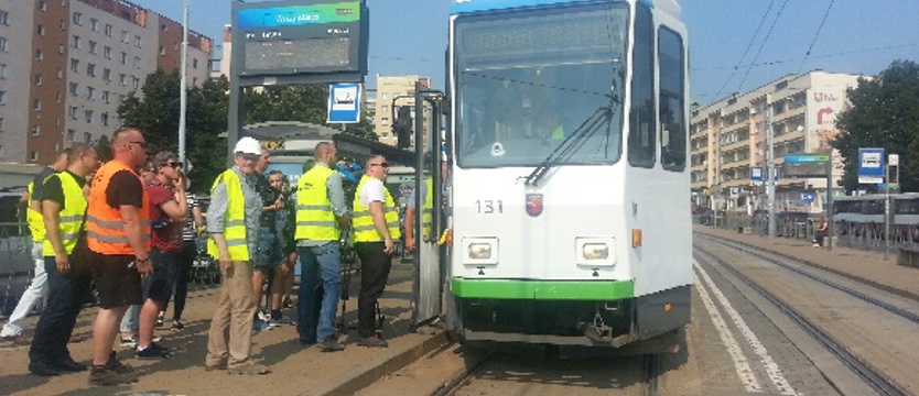 Po nowych torach na próbę (film, akt.)