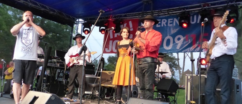 Kukiz śpiewał i agitował