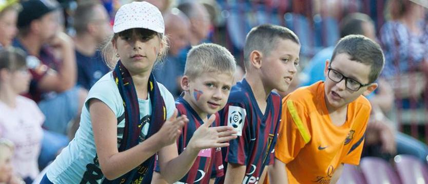 Piłka nożna. Zapowiada się rekord frekwencji (SKŁAD)