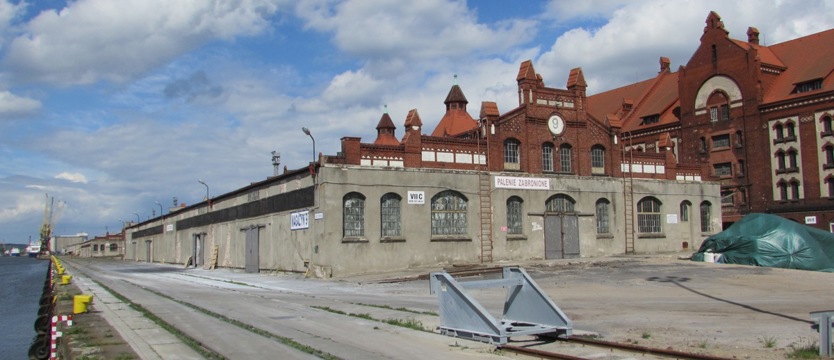 Na razie należą do portu...