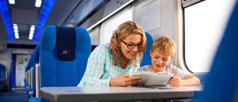 Czytelnia w pociągach Intercity