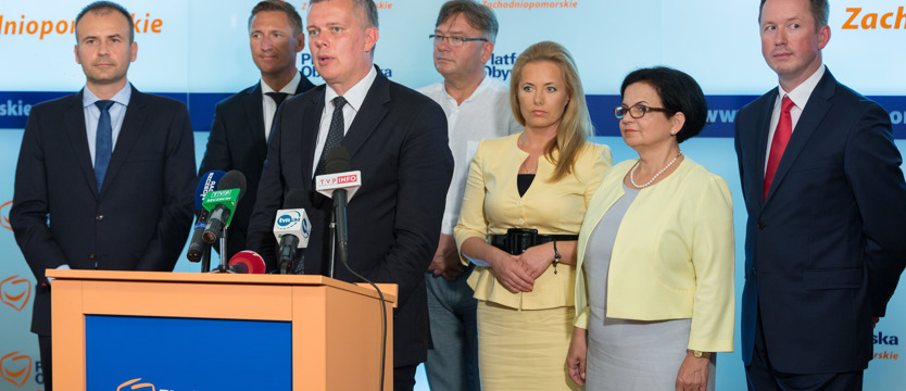 POciąg jedzie bez wagonów