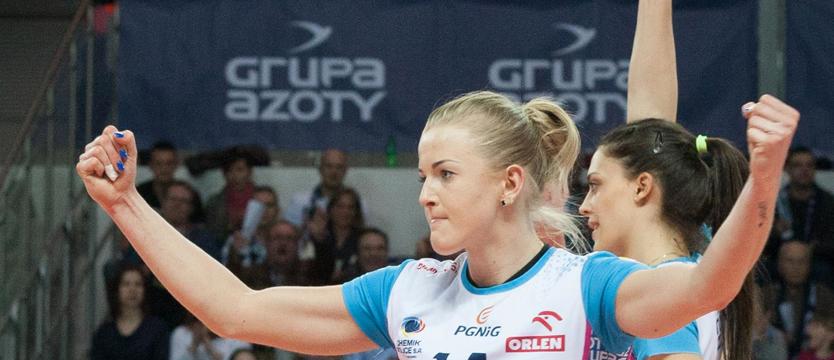 Siatkówka. Z siostrą na barana