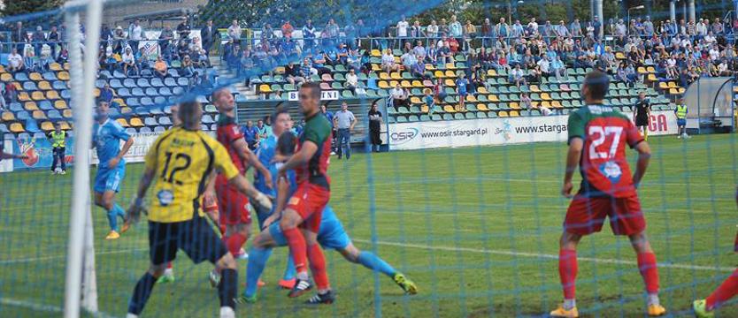 Piłka nożna. Błękitni pogrążają się (GALERIA)